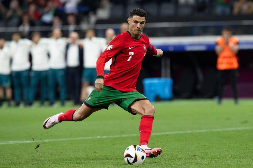 别看我是老家伙！小乔丹5中5得11分1板2助2帽 扣篮和封盖个个精彩.